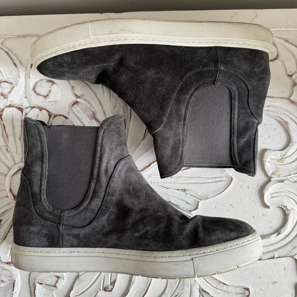 Vince Women’s Newlyn Chelsea high-top sneakers in a dark grey suede size 9